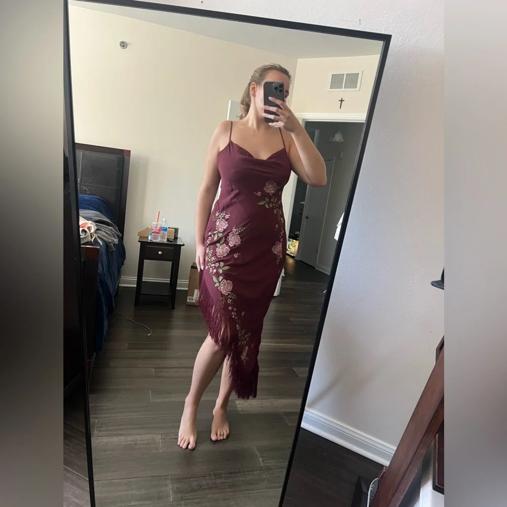 HOUSE OF CB 'Eloisa' Wine Embroidered Midi Dress size L+ - Picture 7 of 16